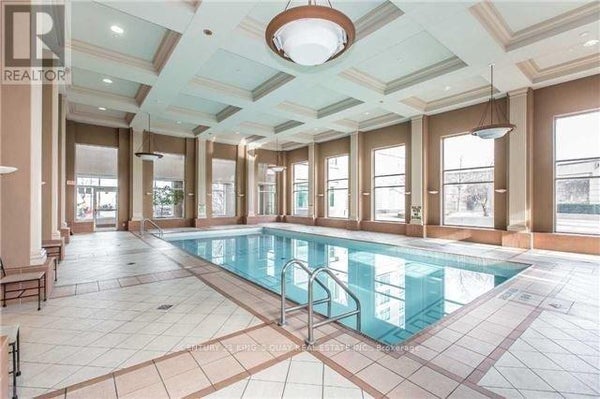 305 - 1 Lee Centre Dr, Toronto (Woburn), ON 5