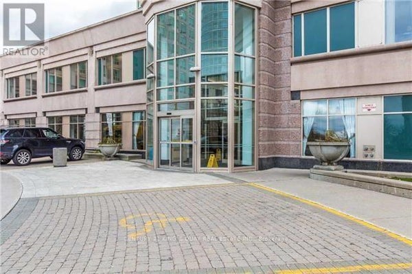 305 - 1 Lee Centre Dr, Toronto (Woburn), ON 2