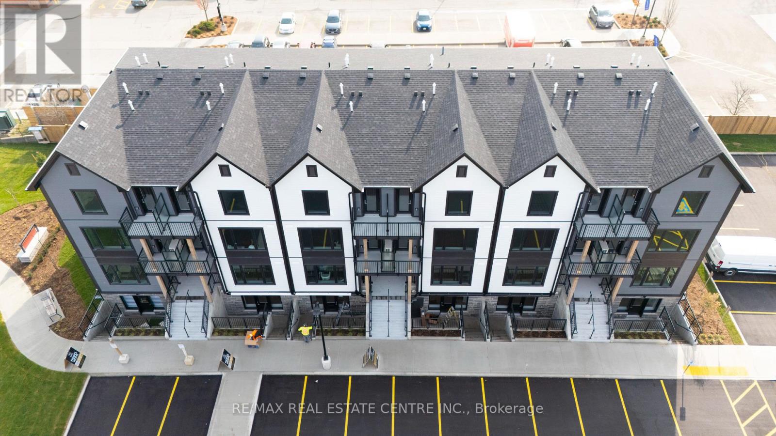 117 - 708 WOOLWICH STREET