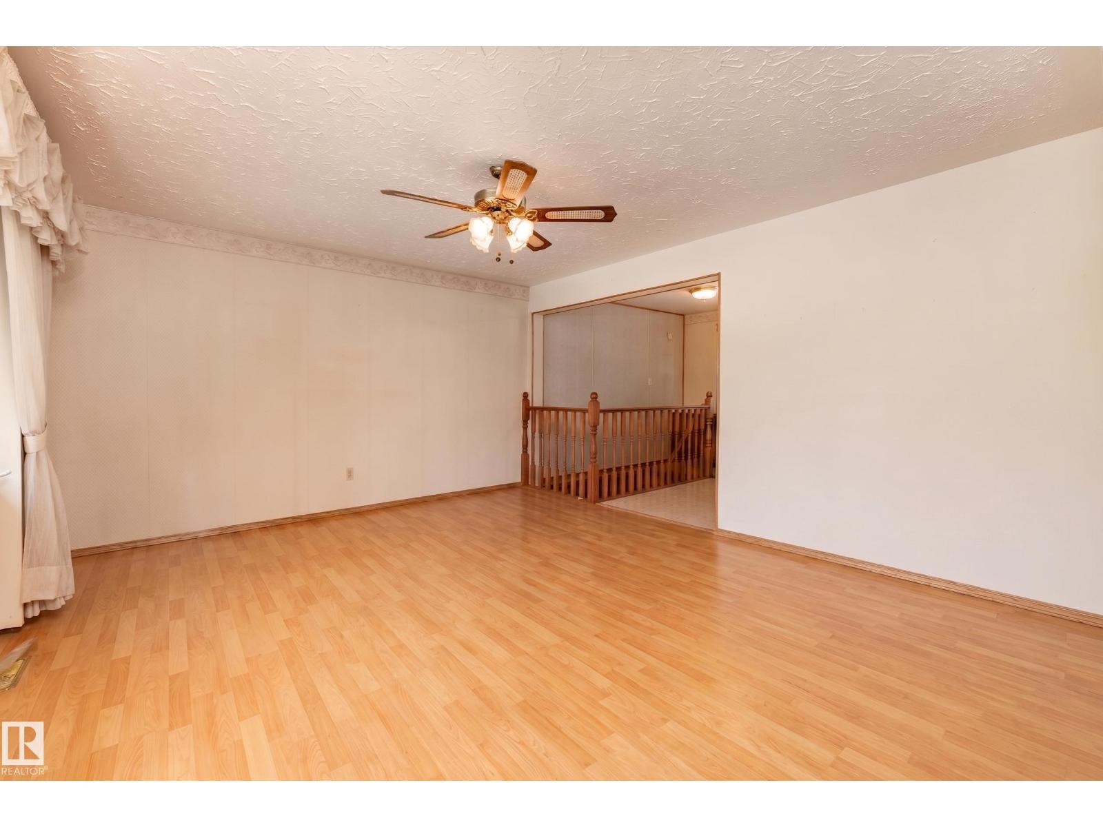 8502 76 AV NW