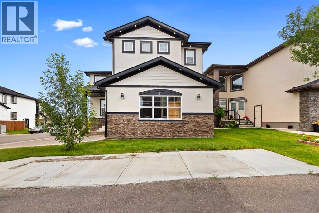 21 Saddlelake Lane NE