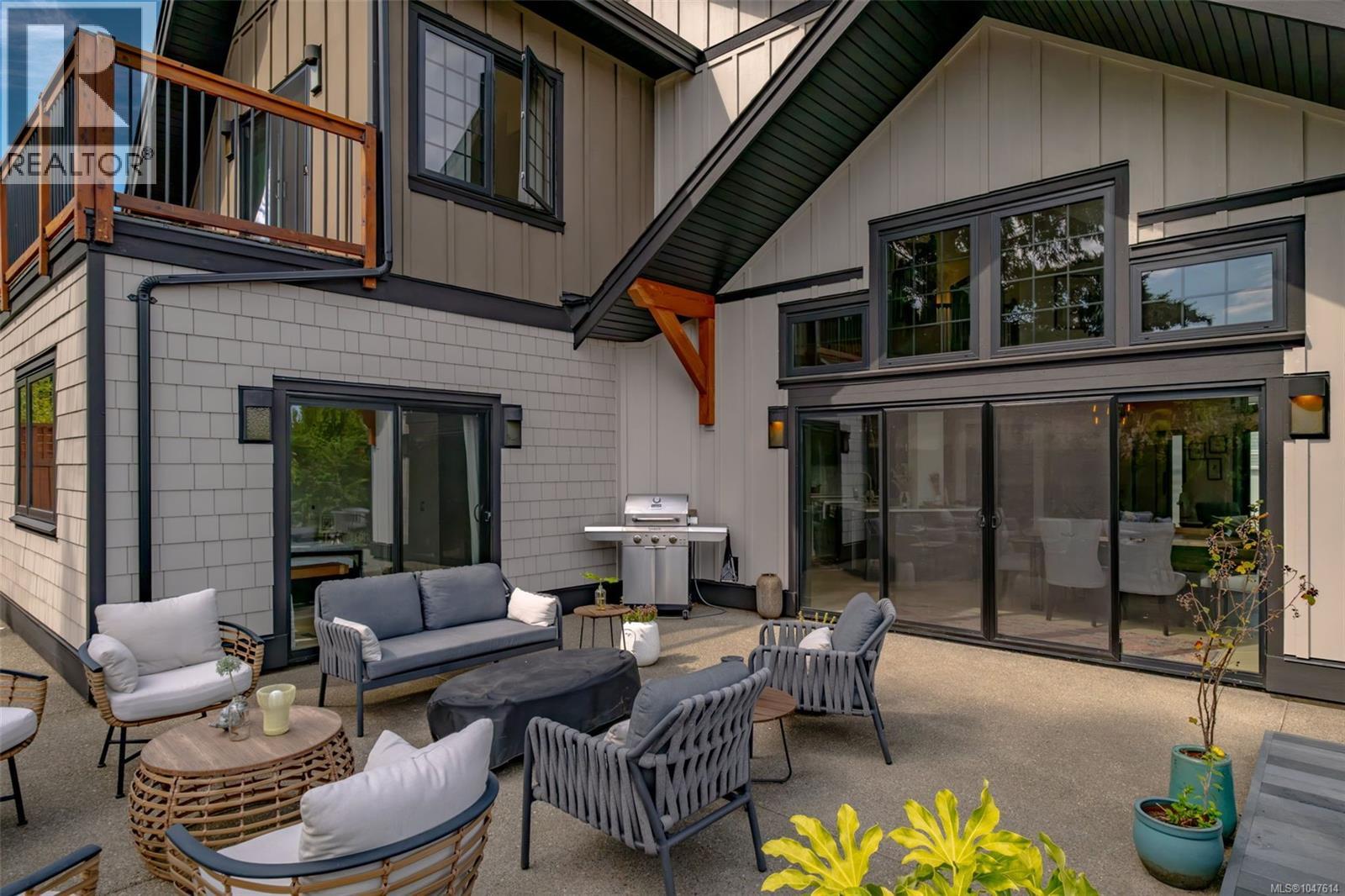 492 Cottage Dr