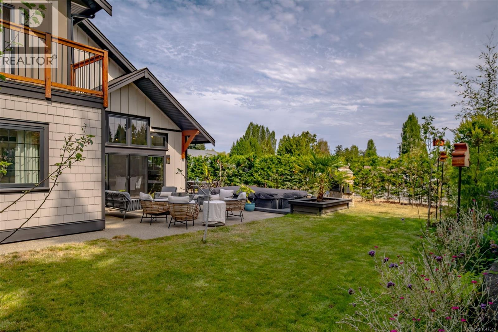 492 Cottage Dr
