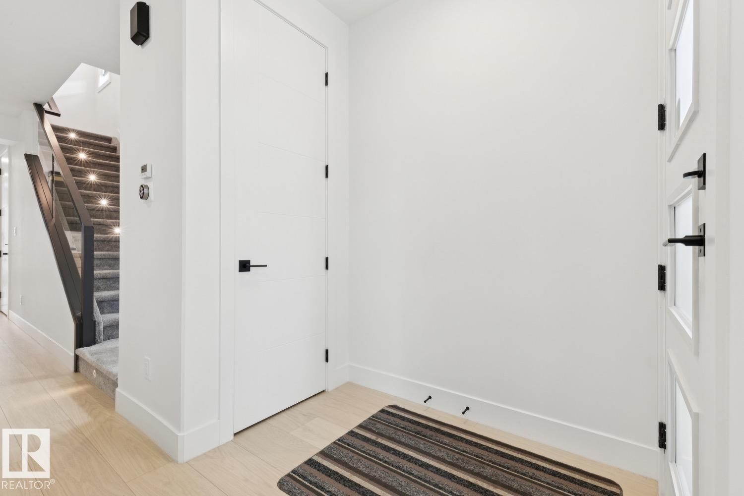 10531 67 AV NW NW