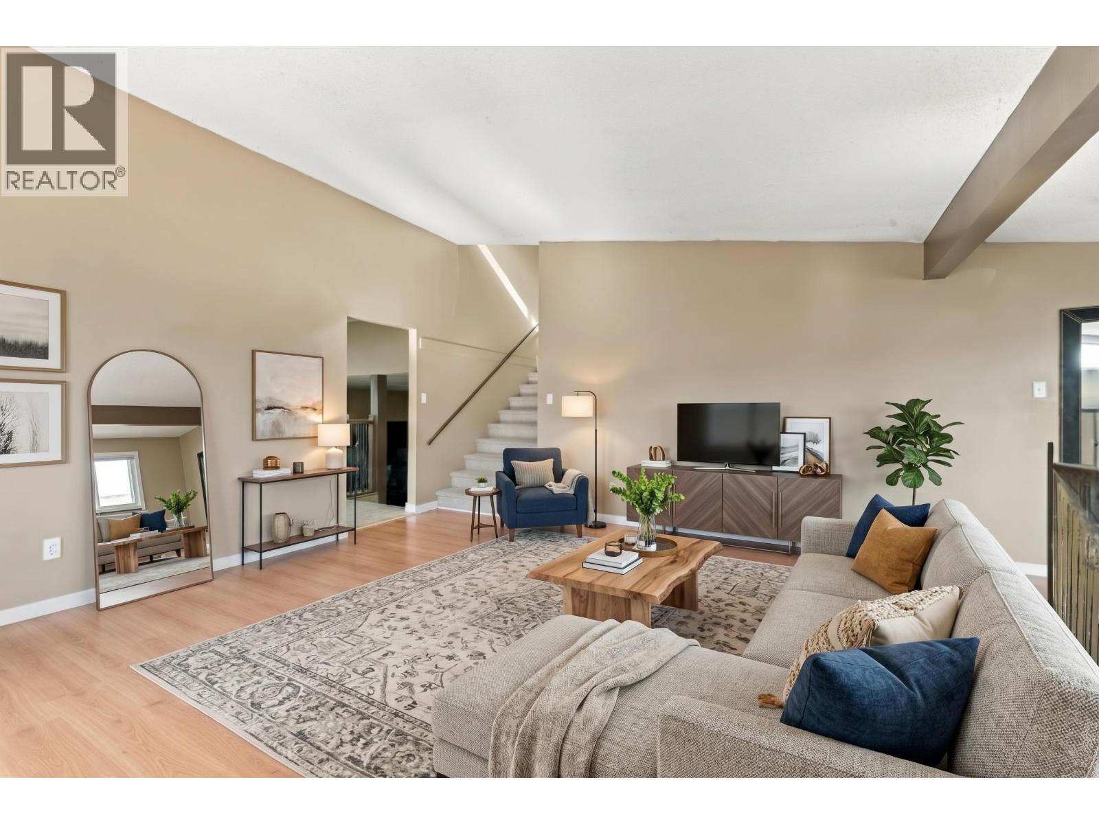318 MARINER WAY
