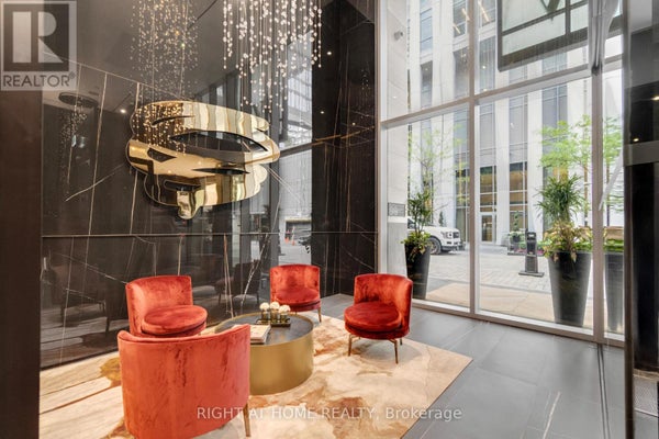 2113 - 11 Yorkville Ave, Toronto (Annex), ON 4