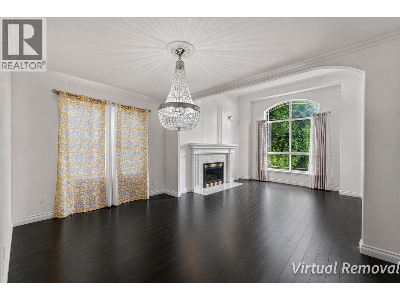 887 RIVERSIDE DRIVE