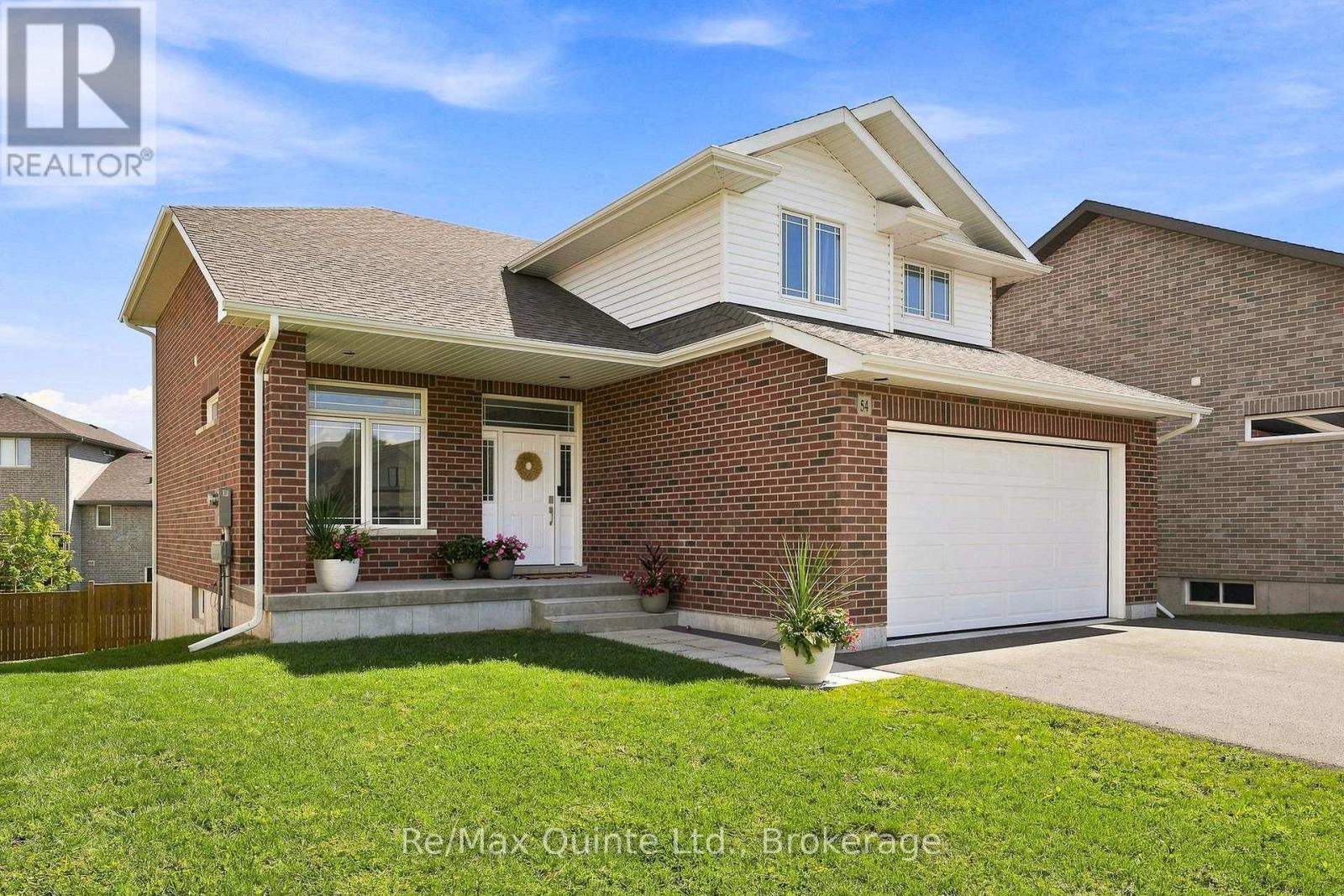 54 LANARK DRIVE