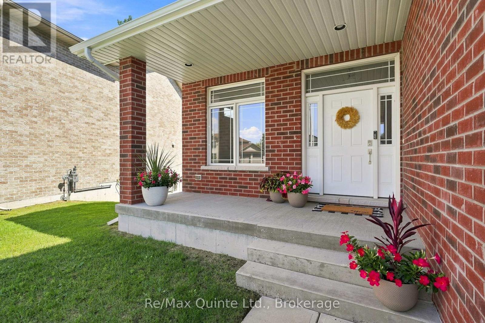 54 LANARK DRIVE