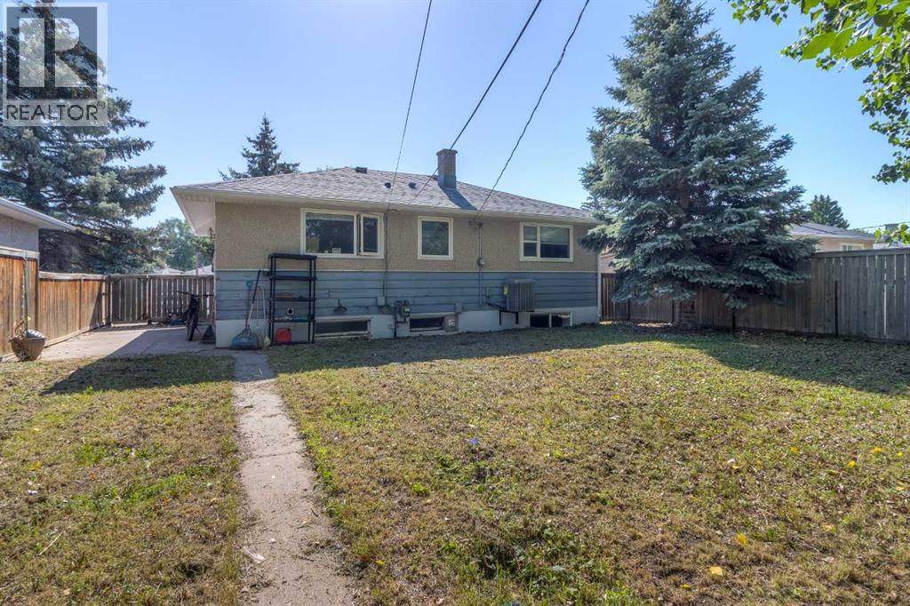 830 9 Street N