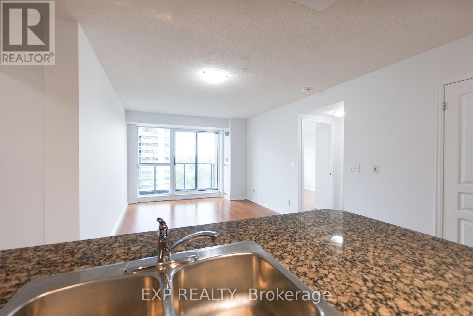 909 - 1403 ROYAL YORK ROAD