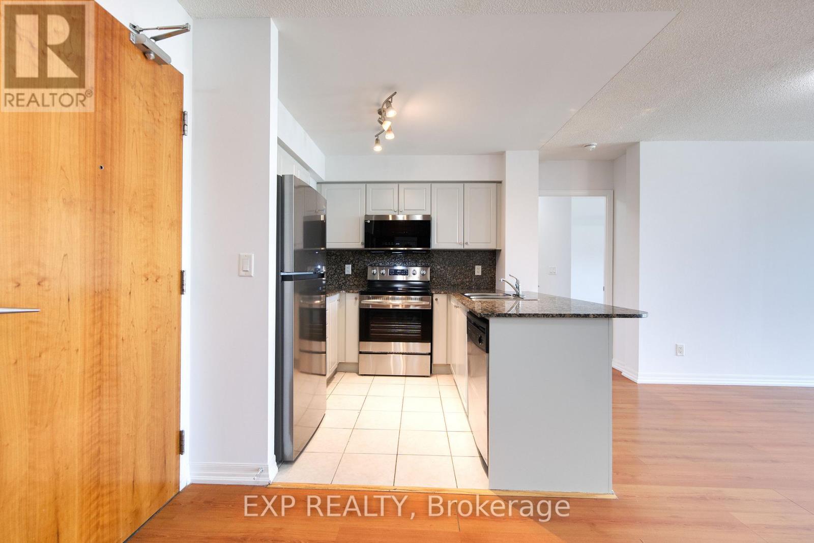 909 - 1403 ROYAL YORK ROAD
