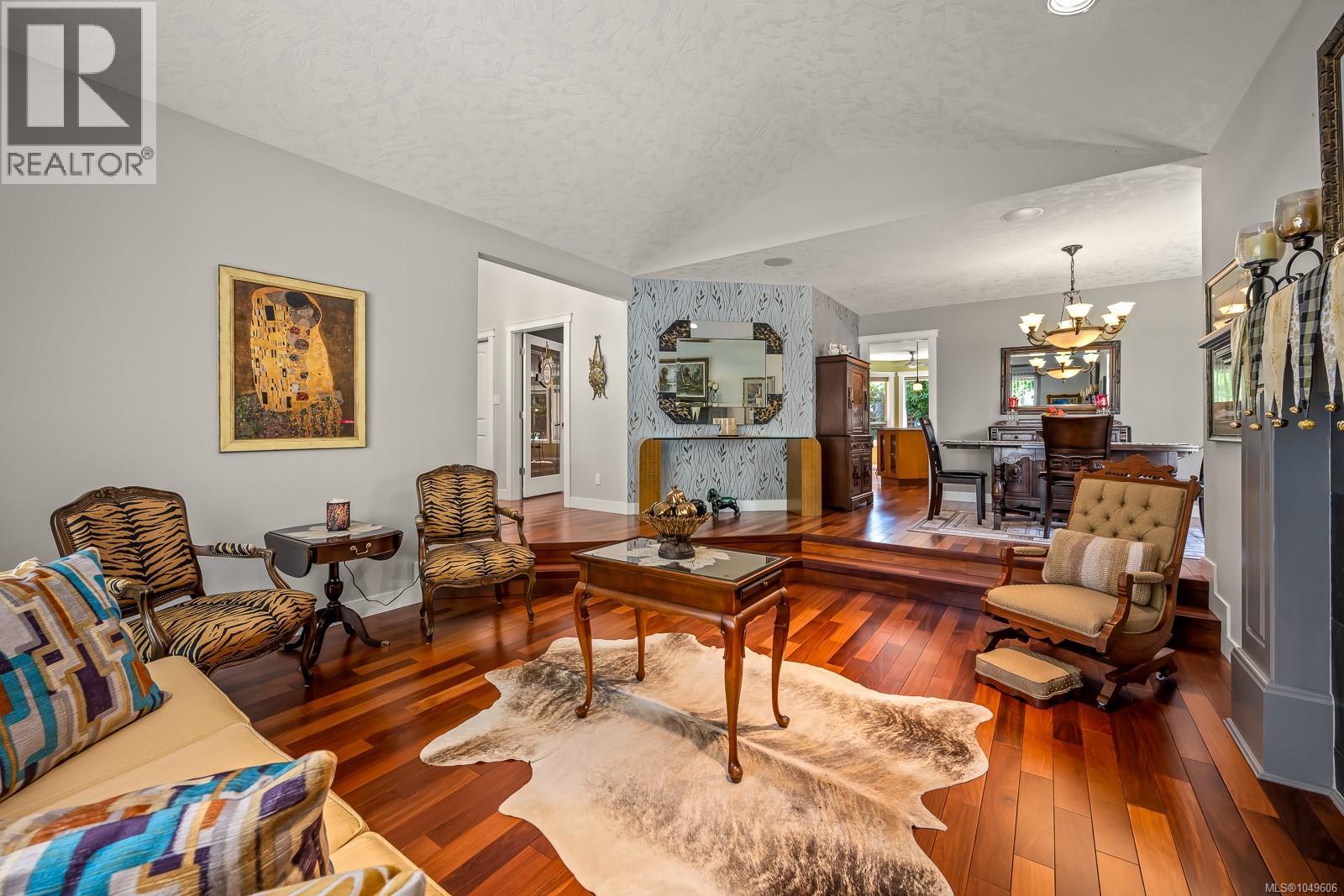 920 Eastwicke Cres