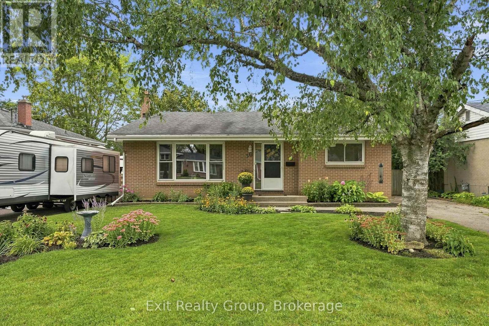 50 LAMBERT DRIVE - Photo 2