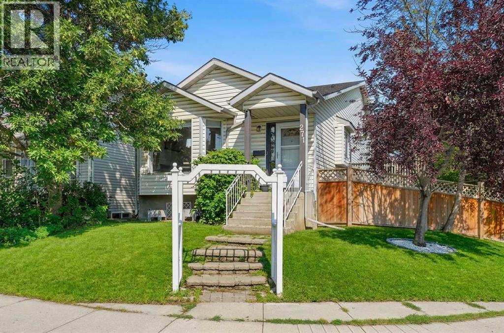 271 Erin Meadow Close SE