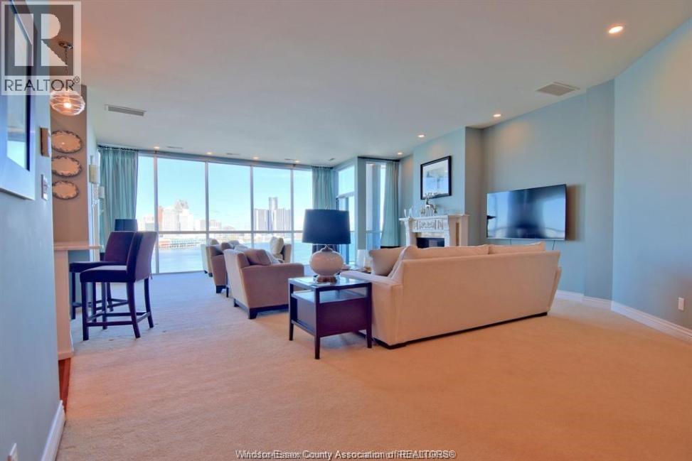 1225 RIVERSIDE DR. Unit# 1204