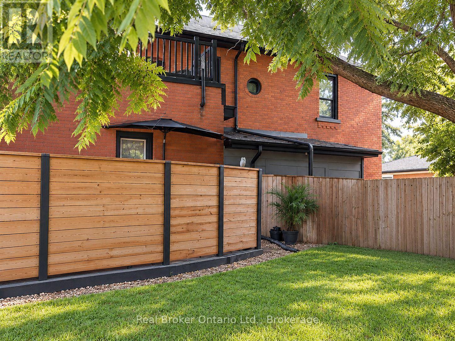 4 CAMBRIA STREET