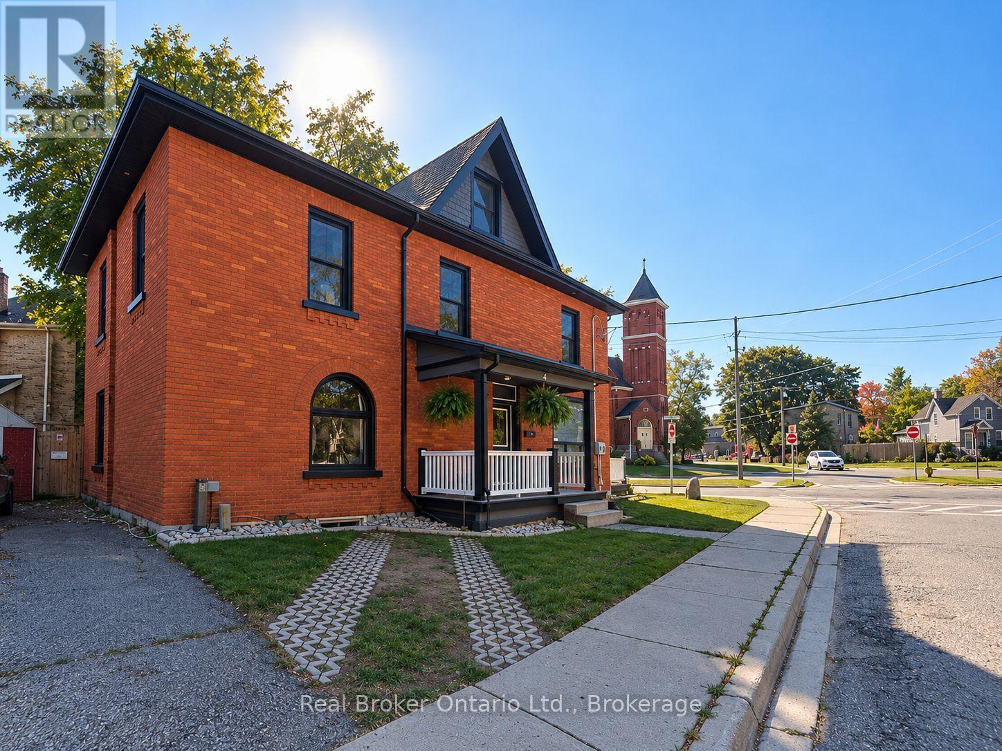 4 CAMBRIA STREET