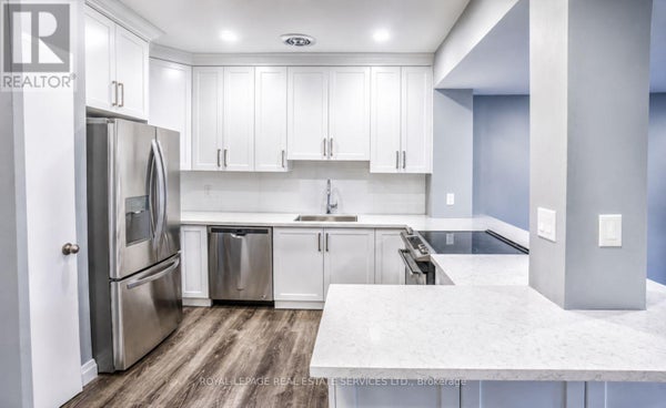 203 - 15 Elizabeth St N, Mississauga (Port Credit), ON 4