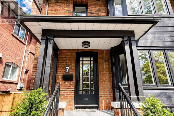 7 Tullis Dr, Toronto (Mount Pleasant West), ON 4