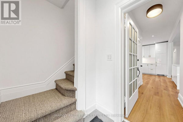 7 Tullis Dr, Toronto (Mount Pleasant West), ON 5