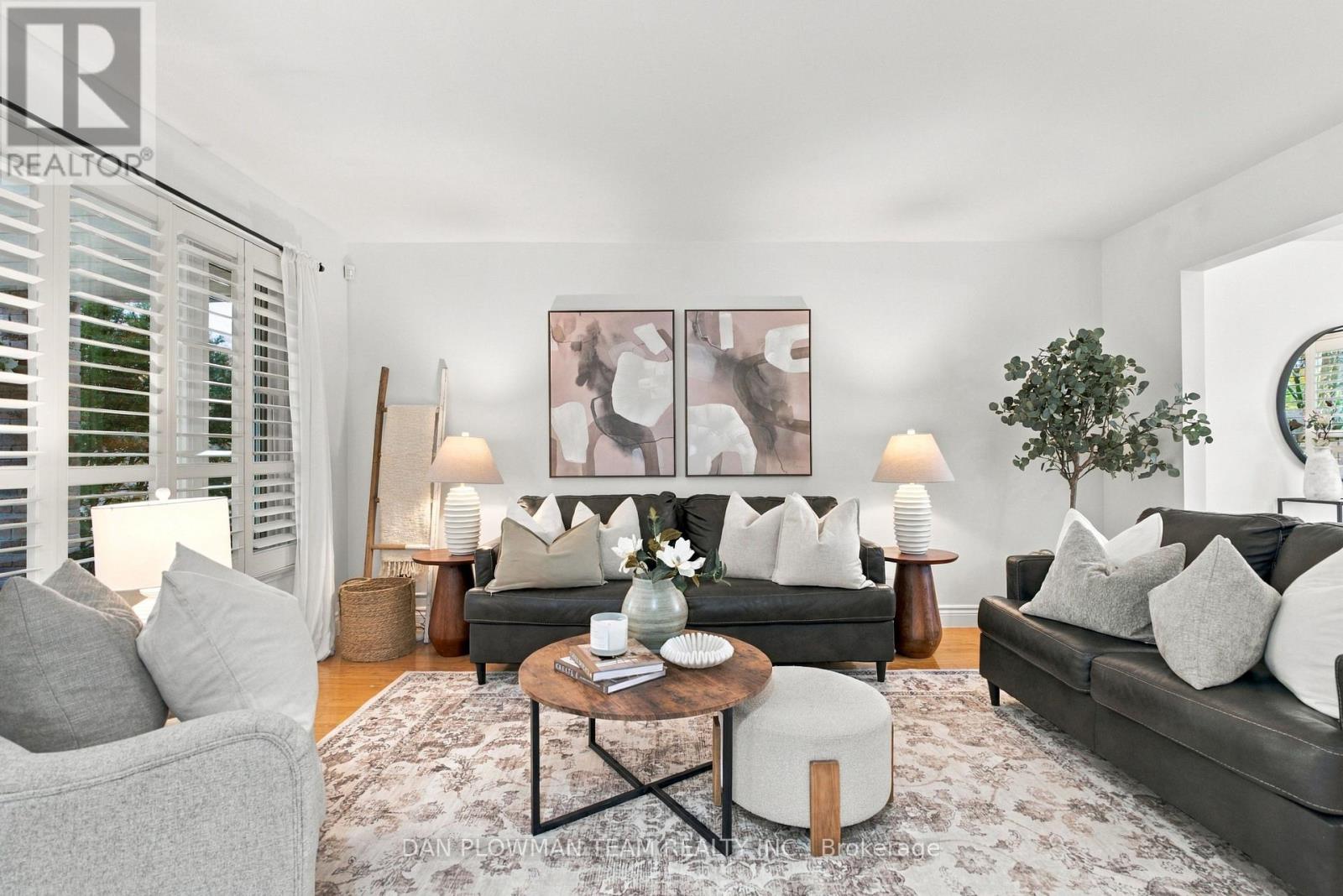 660 FOXWOOD TRAIL