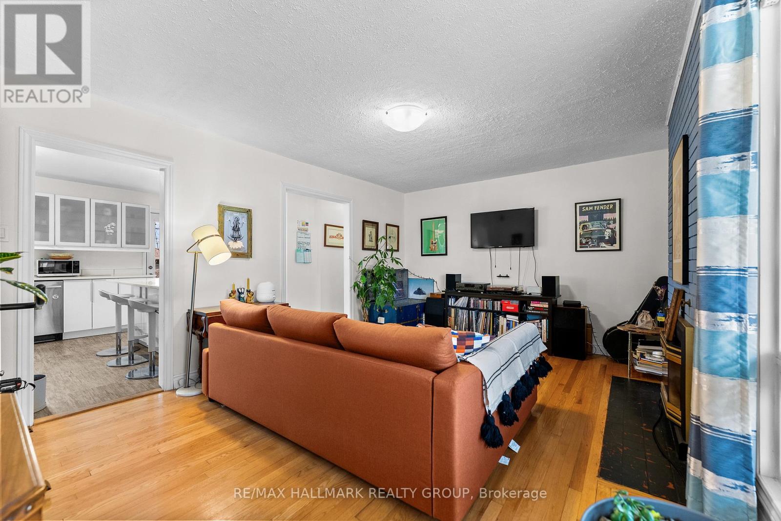 1318 AVENUE Q