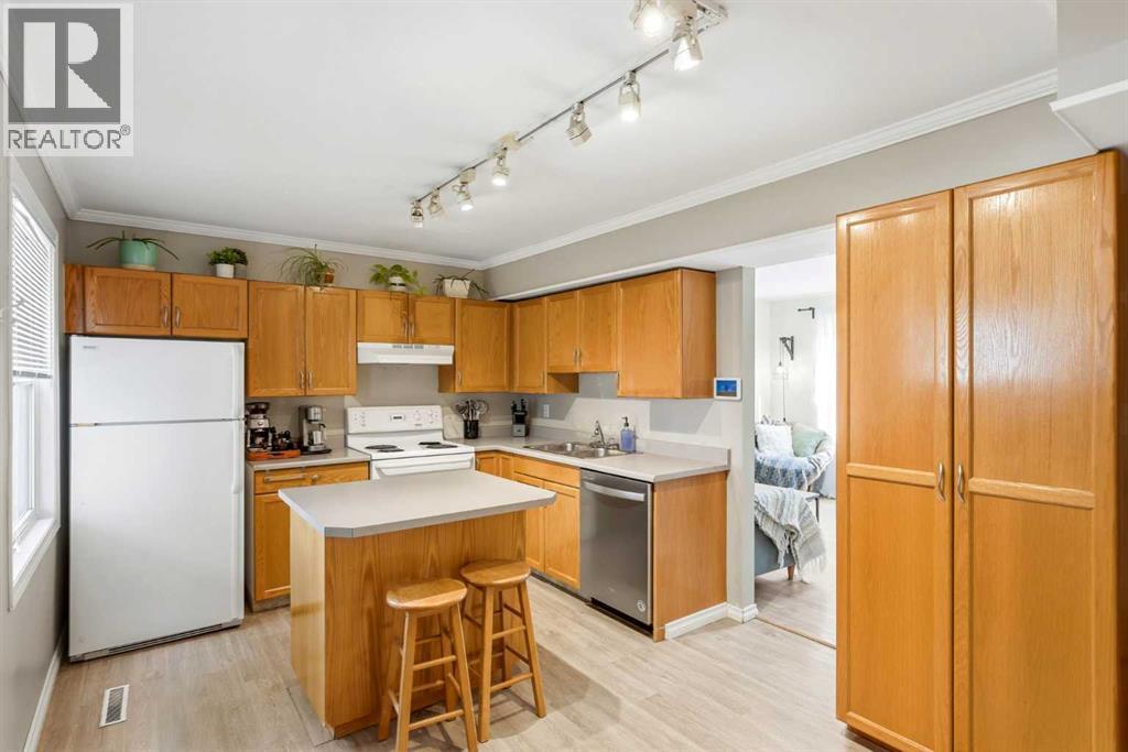 442 Regal Park NE