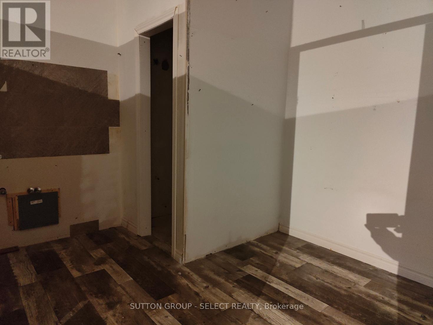 14 CLINTON STREET S