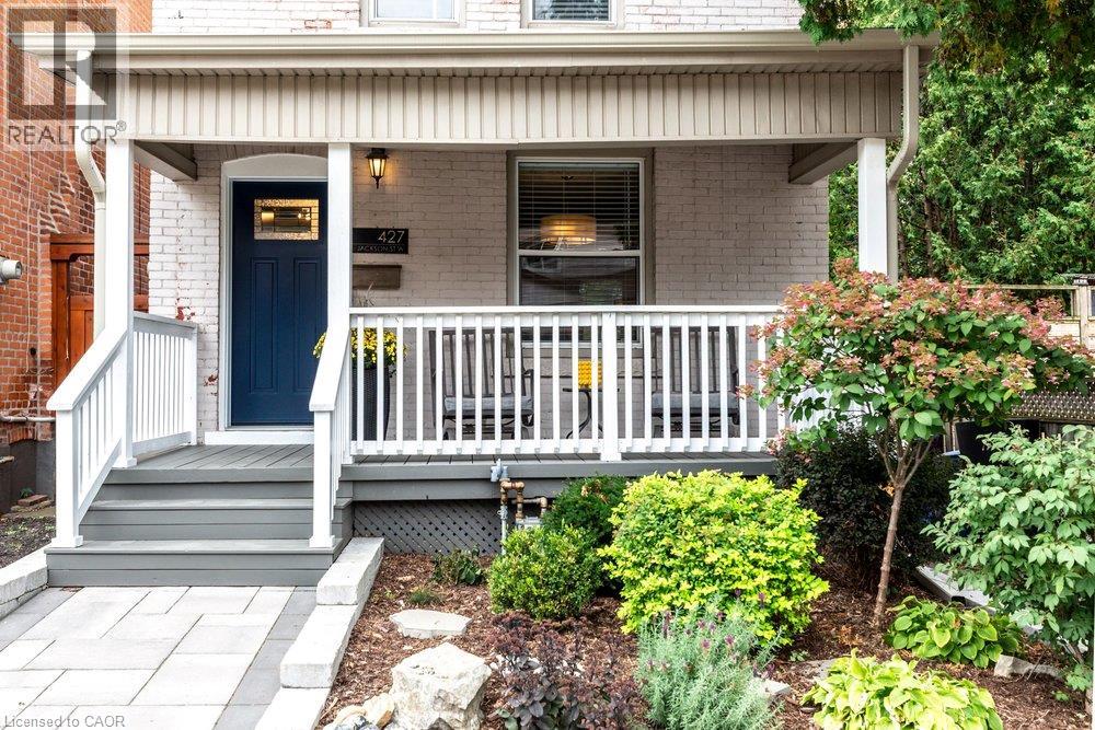 427 JACKSON Street W