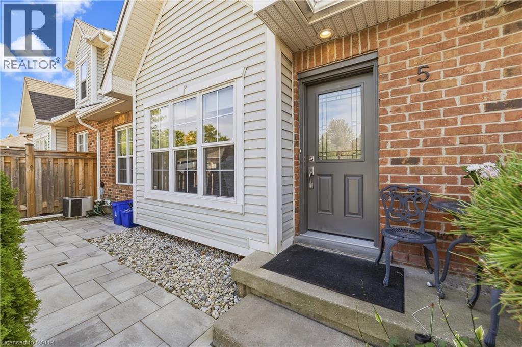 1085 HARROGATE Drive Unit# 5