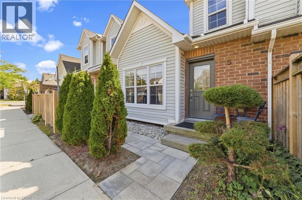 1085 HARROGATE Drive Unit# 5