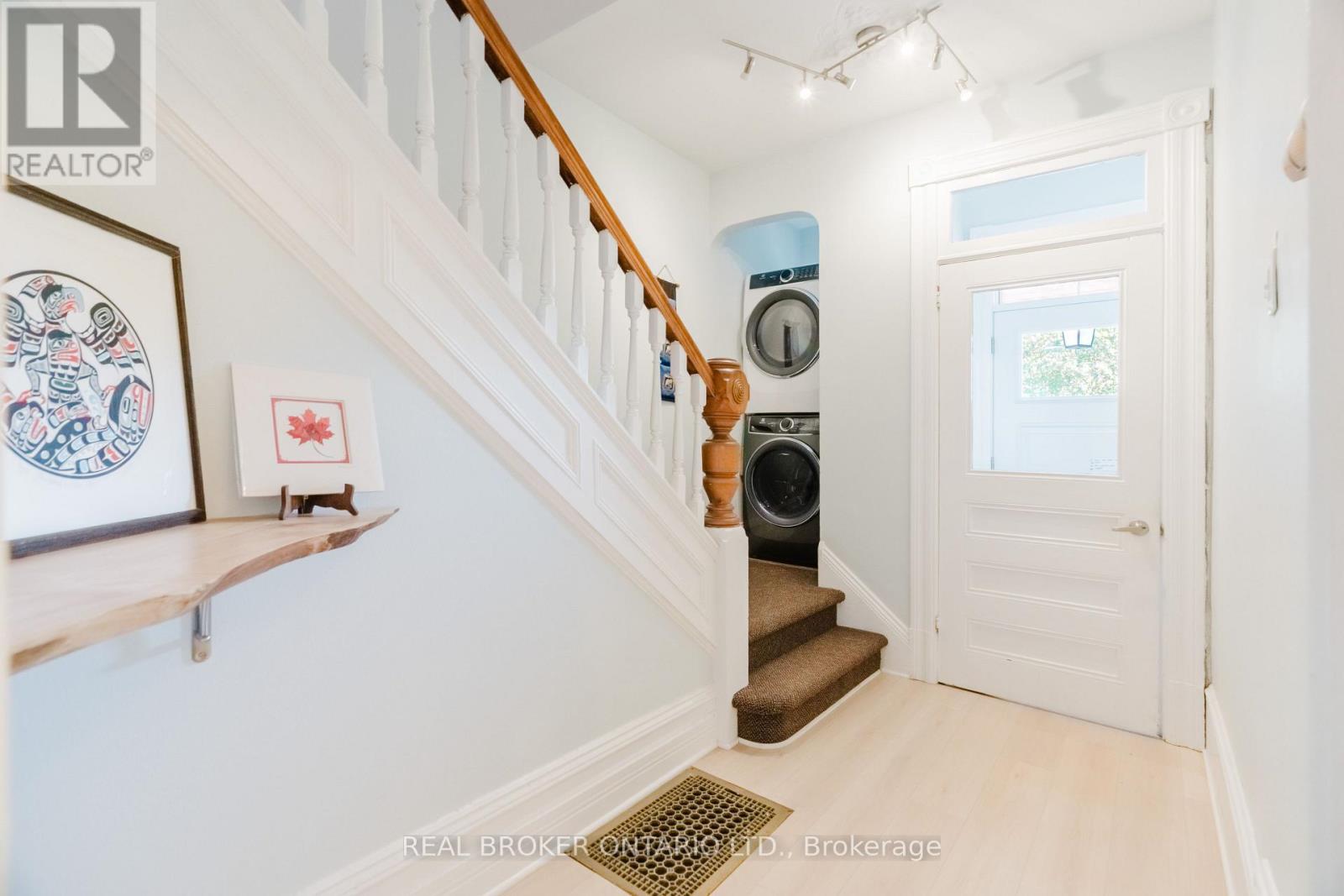 33 ARGYLE AVENUE