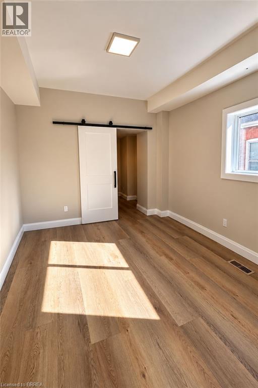 160 CATHARINE Avenue Unit# 1