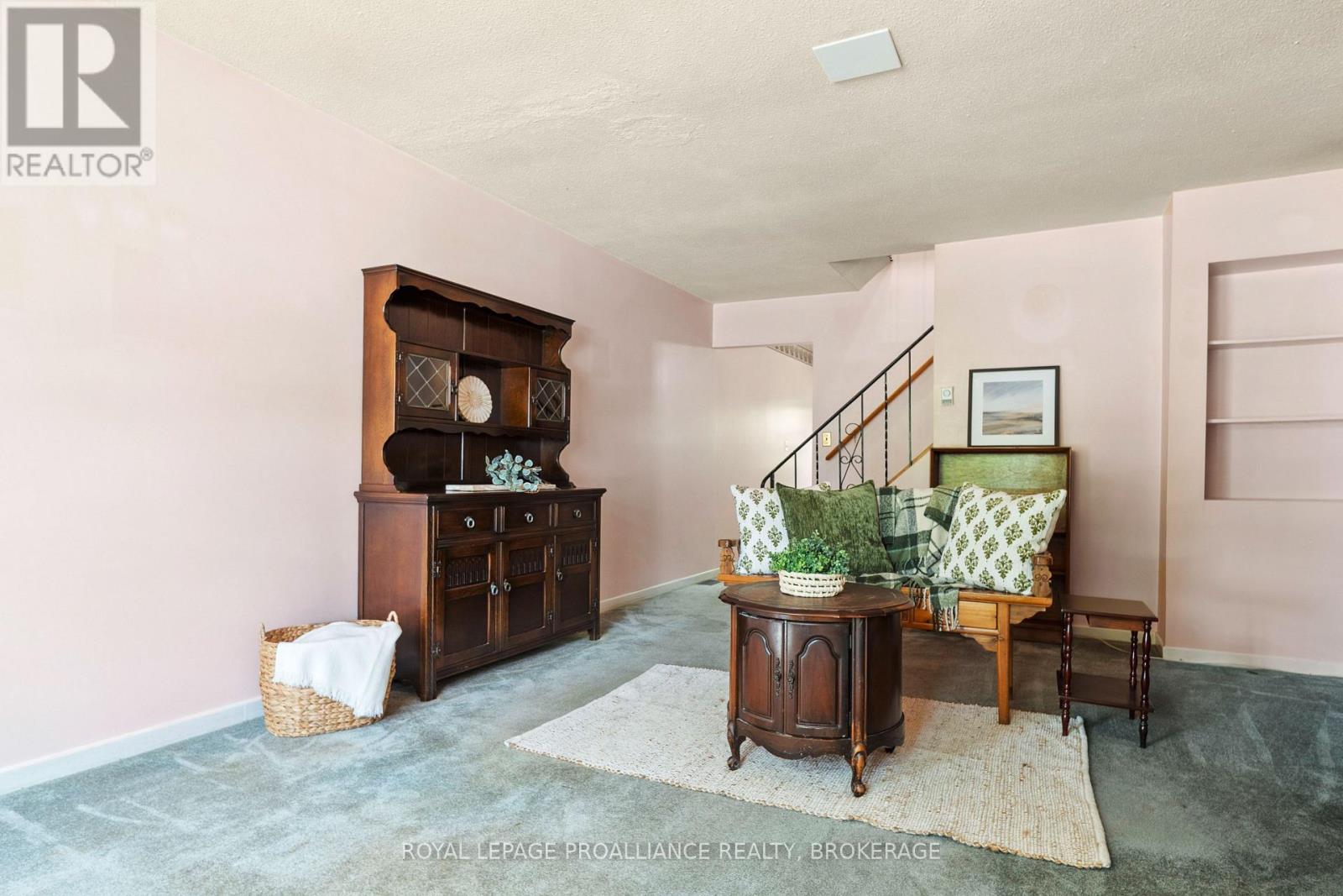 23 - 4427 BATH ROAD
