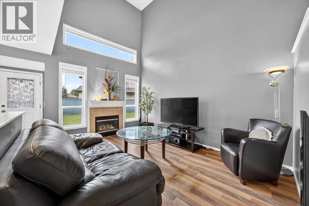 113 Canoe Square SW