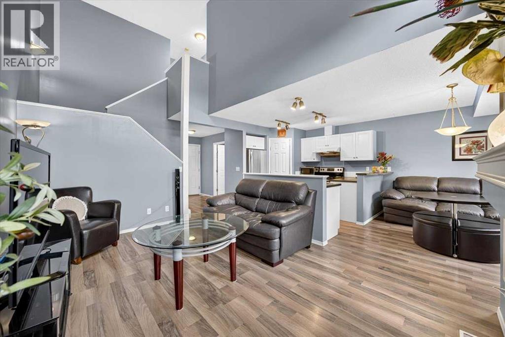 113 Canoe Square SW