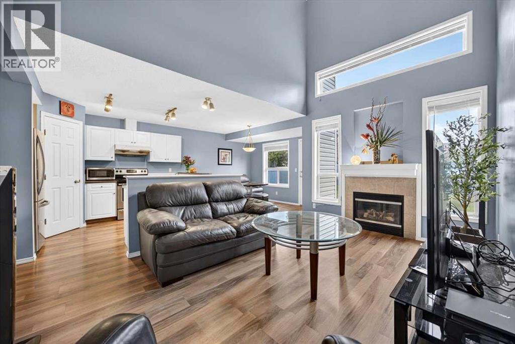 113 Canoe Square SW