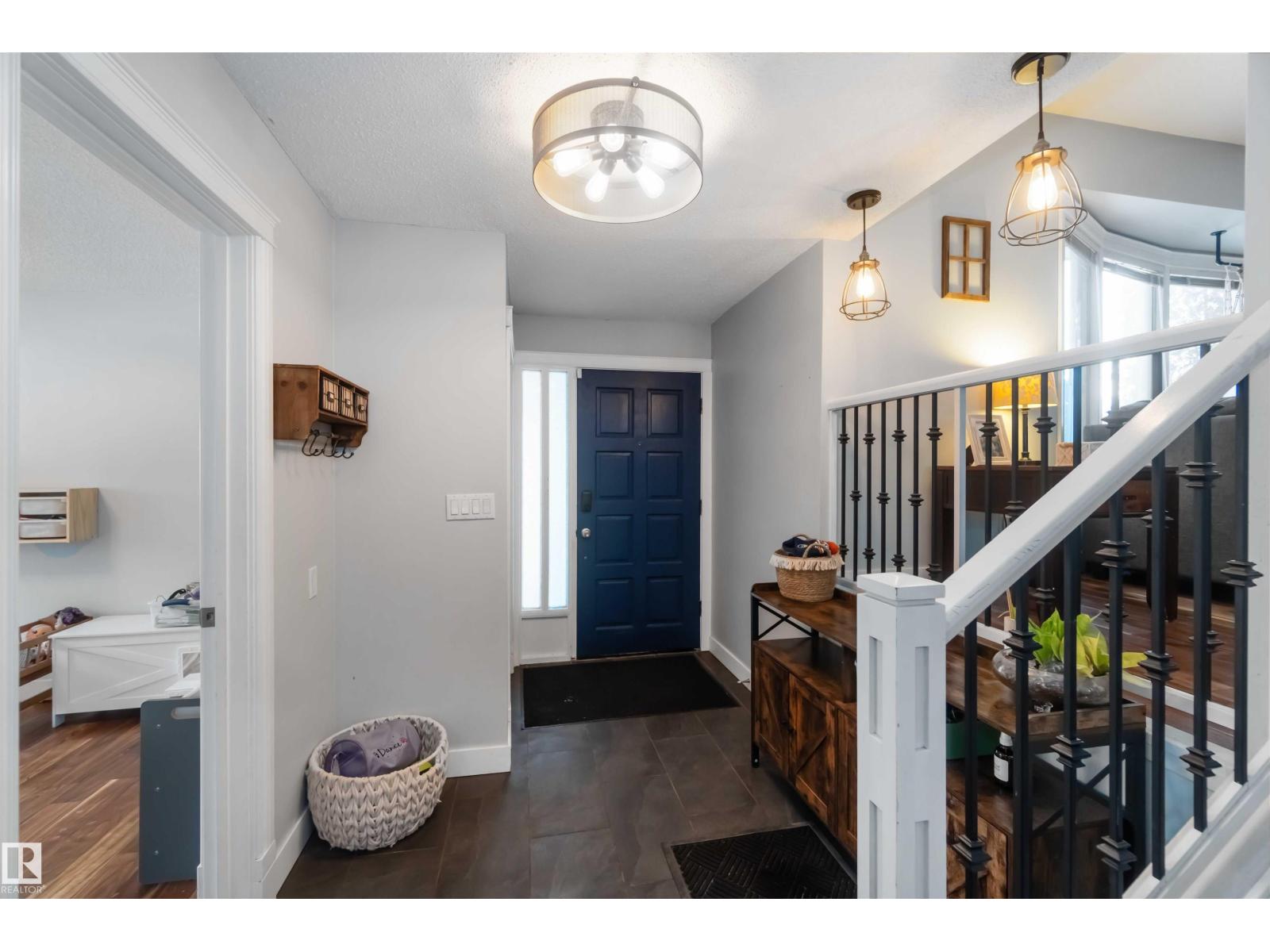 6 Garraway PL