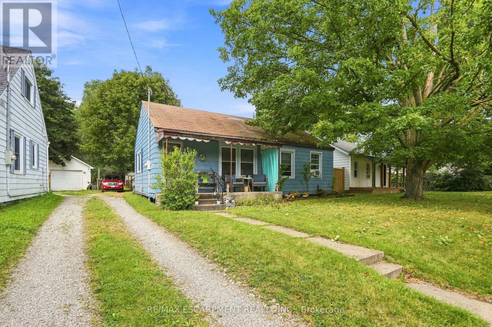 9 LANCASTER AVENUE
