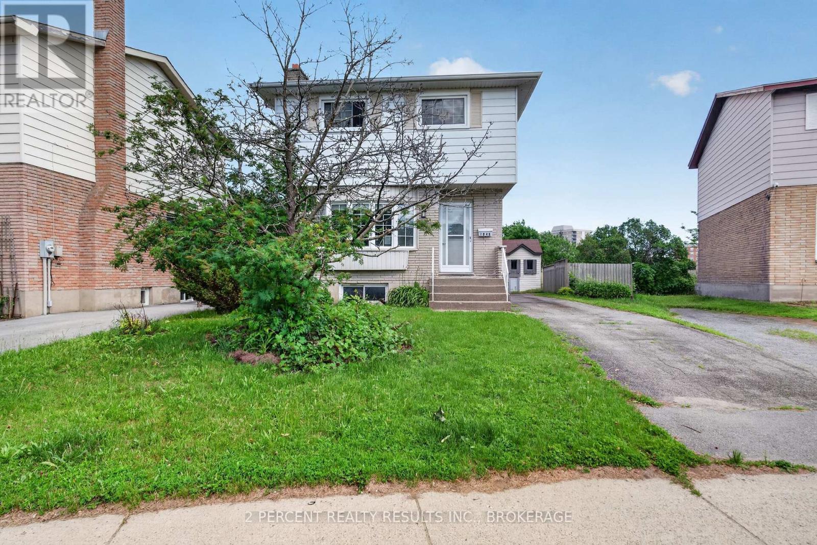1046 PINEWOOD PLACE