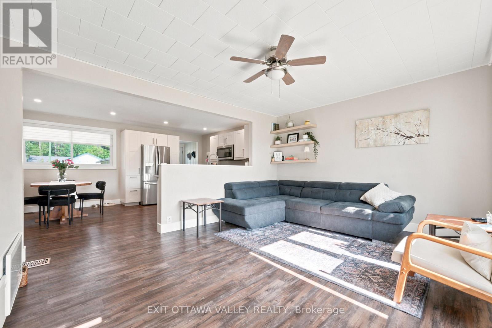 41 HURON STREET - Photo 4