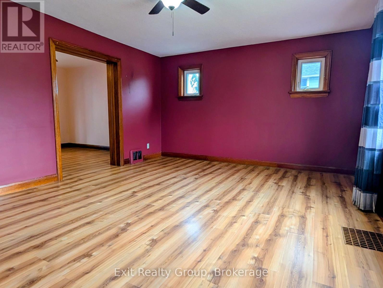 16 MERCIA STREET - Photo 4