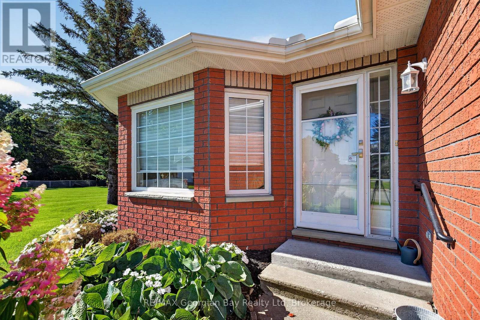 5 - 90 THOMPSONS ROAD