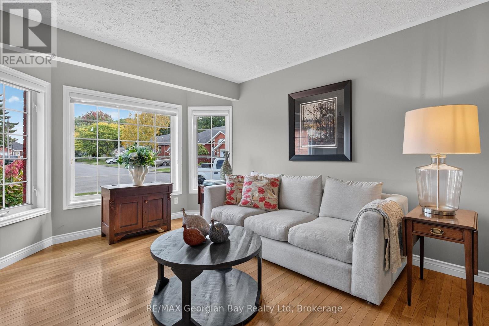 5 - 90 THOMPSONS ROAD