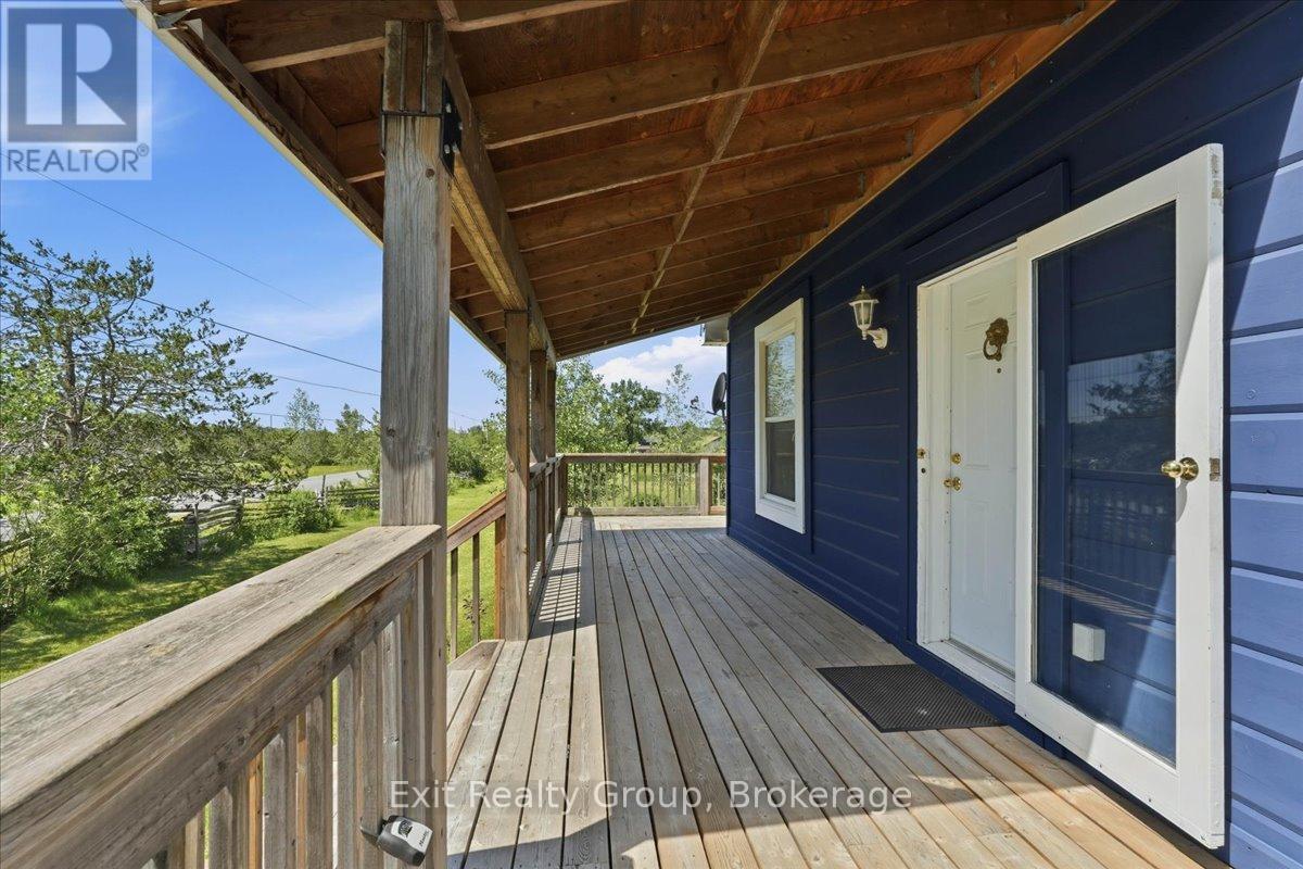 910 ROSEBUSH ROAD - Photo 2