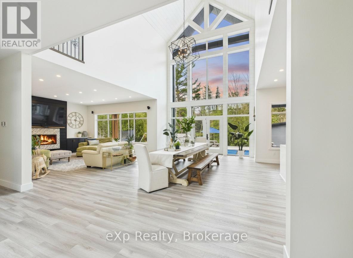 36 LAKESIDE WOODS CRESCENT