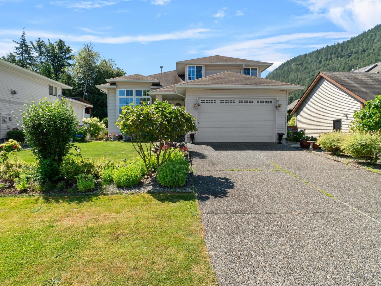 336 CHESTNUT AVENUE, Harrison Hot Springs