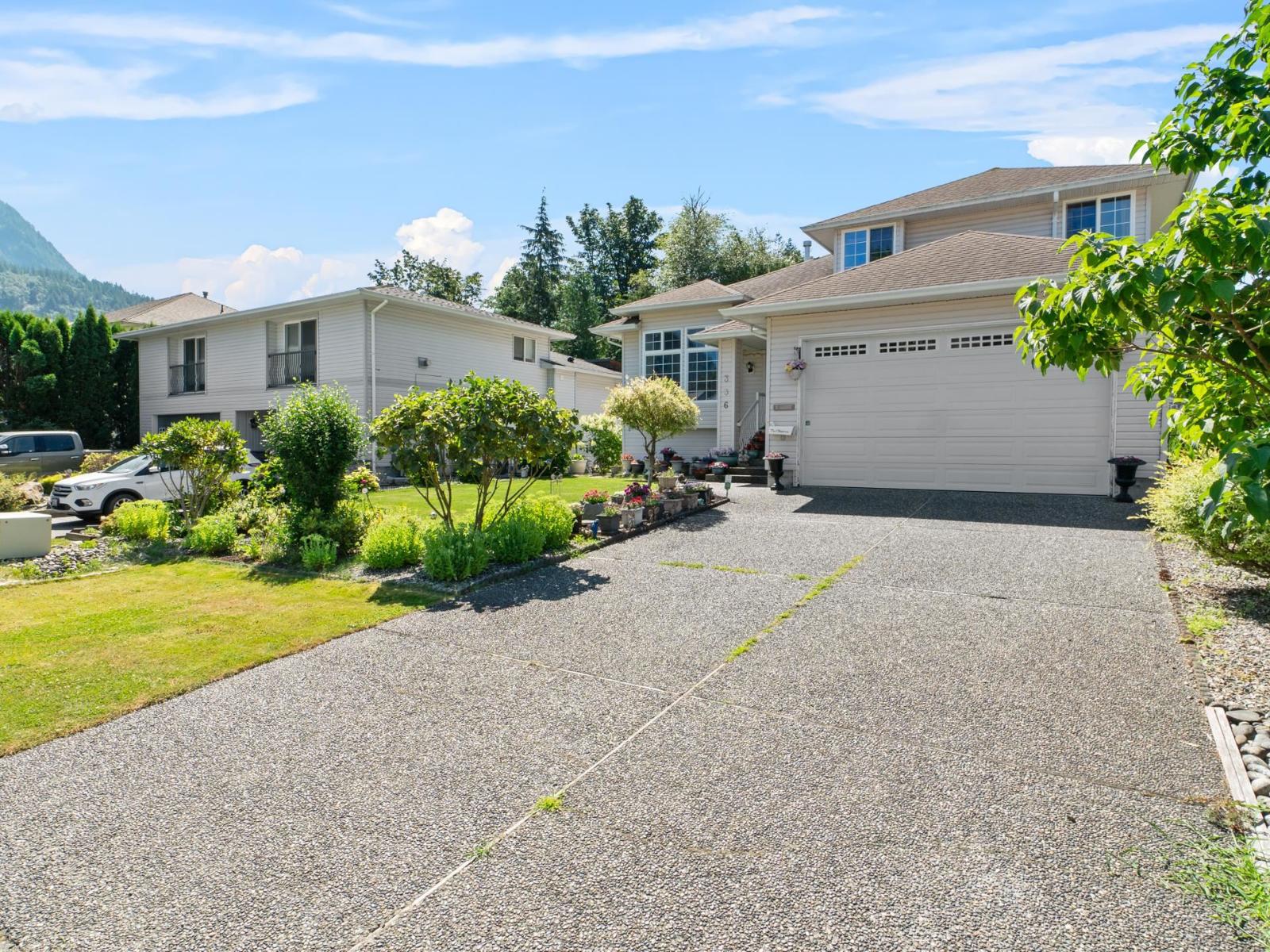 336 CHESTNUT AVENUE, Harrison Hot Springs
