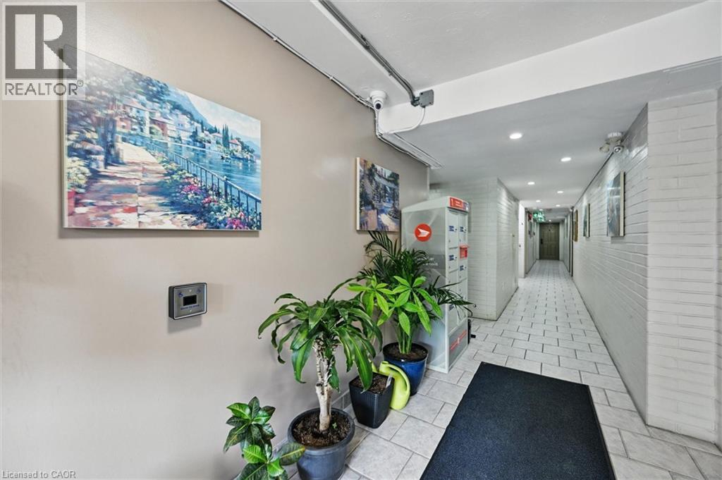 2373 KING Street E Unit# 43